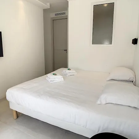 2 Bedroom Grand With Sea View 306 Cannes