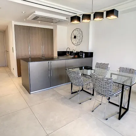 2 Bedroom Grand With Sea View 306 Lejlighed *