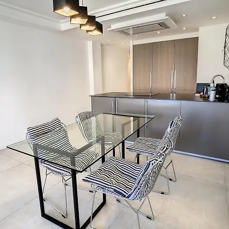 2 Bedroom Grand With Sea View 306 Cannes