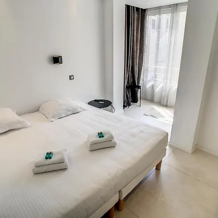 2 Bedroom Grand With Sea View 306 *