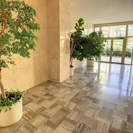 2 Bedroom Grand With Sea View 306 *