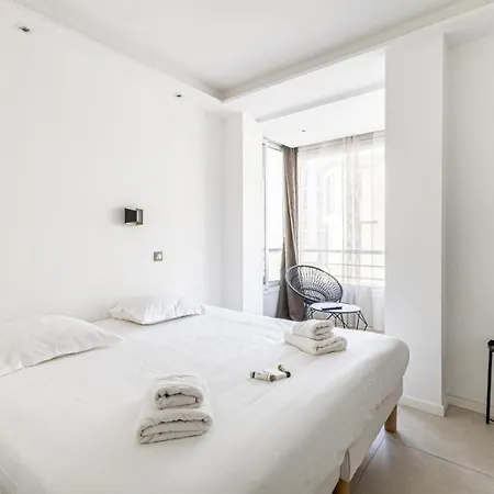 2 Bedroom Grand With Sea View 306 Cannes