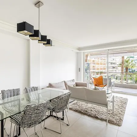 Lejlighed 2 Bedroom Grand With Sea View 306